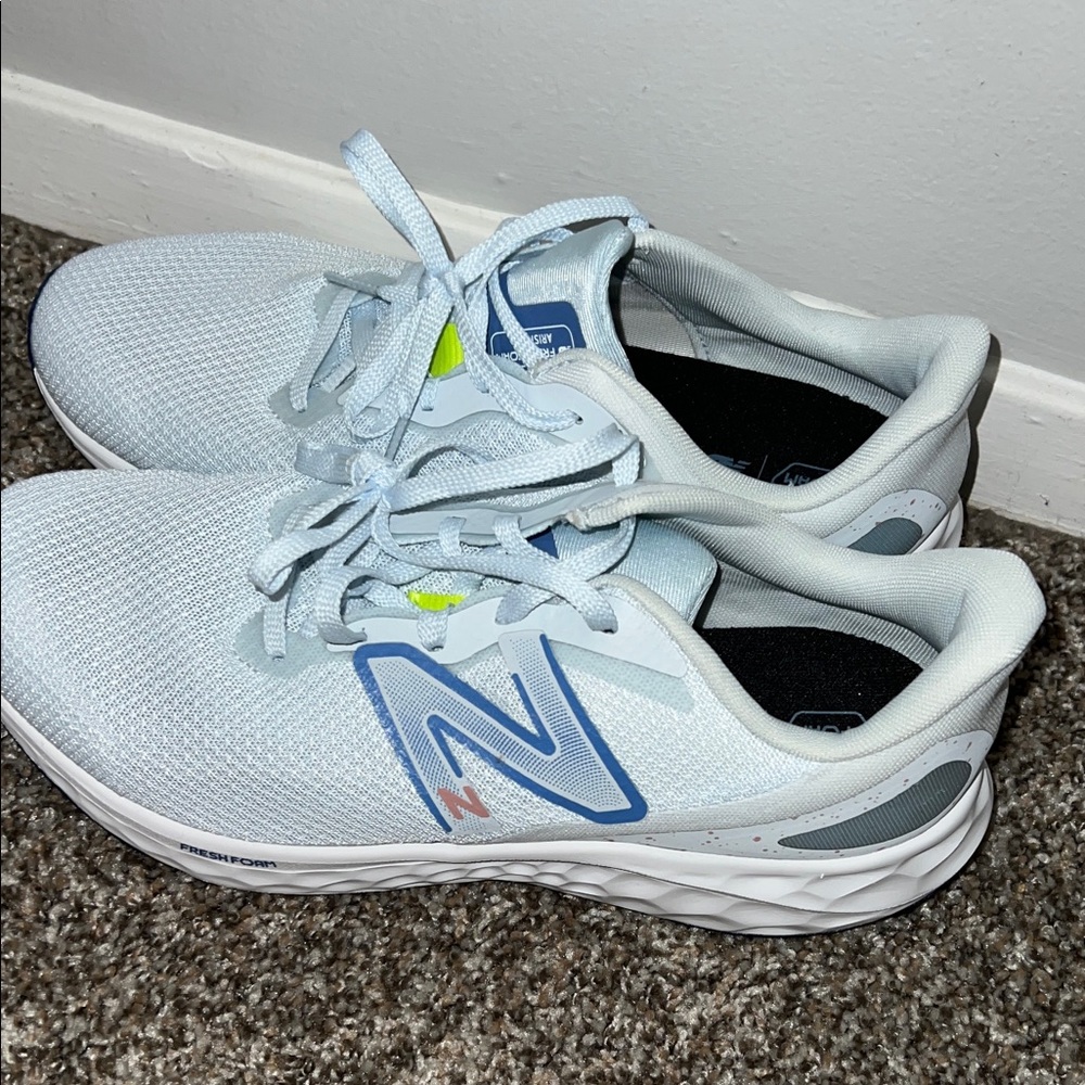 New Balance Sky Blue athletic shoes LIKE NEW